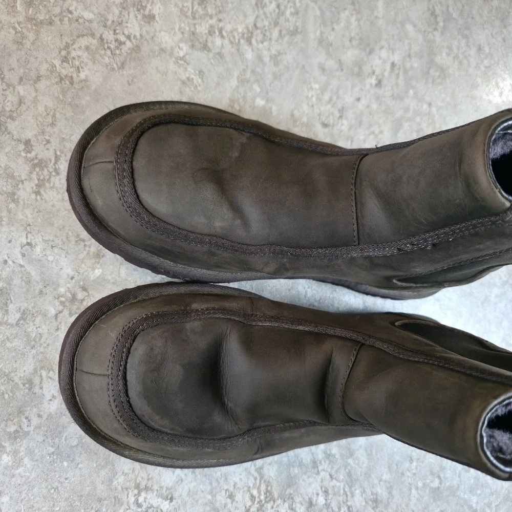 UGG men chelse